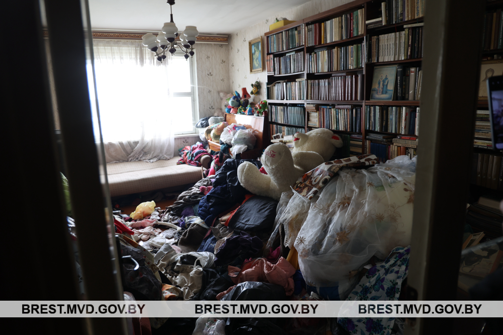 В Бресте провели рейд   проверили имущественное положение должников